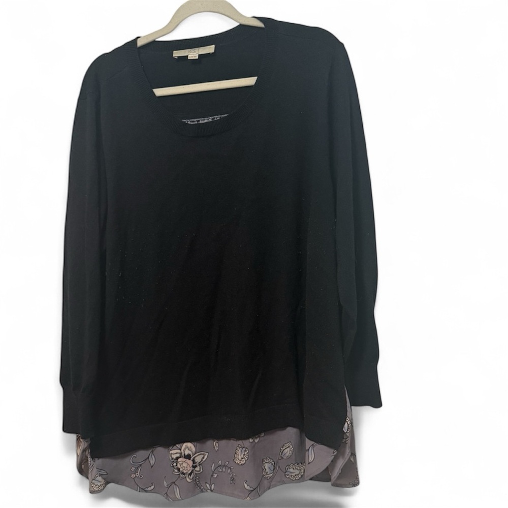Loft Chic Black Long Sleeve Women's Top with Floral Detail‎